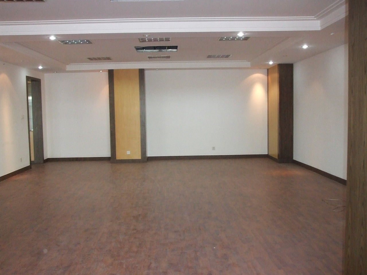 普陀西康路长寿路沿街面办公整体出租