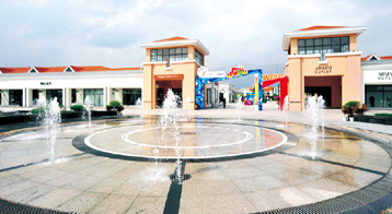 上海青浦百联奥特莱斯品牌直销广场